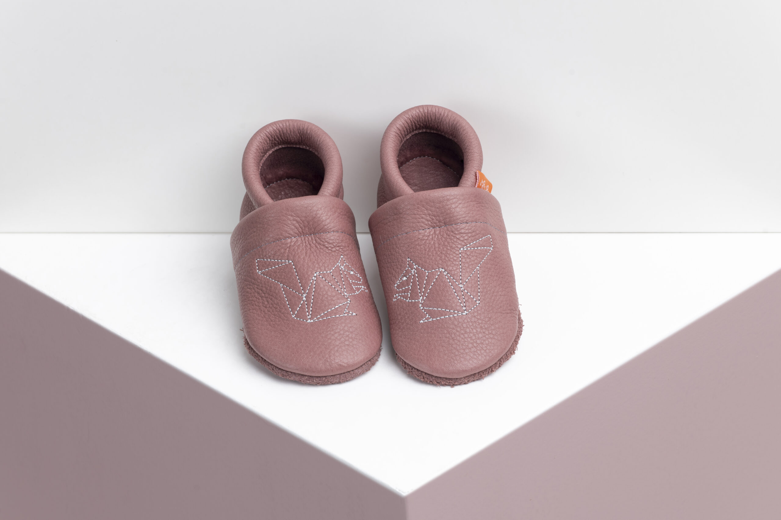 tap tap eichhörnchen malve